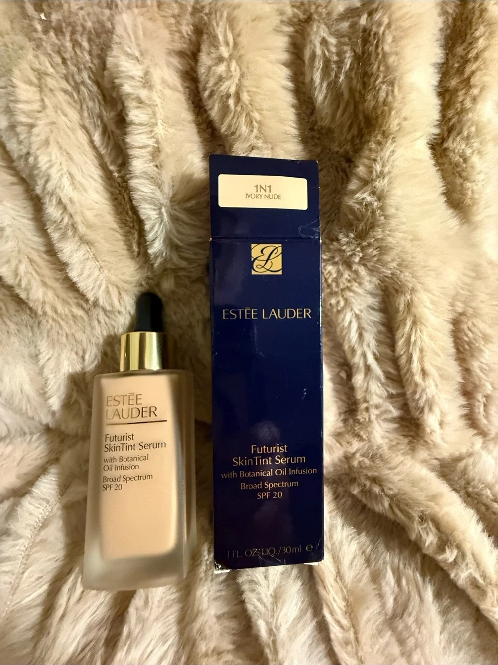 NIB Estée Lauder Futurist SkinTint Serum Foundation SPF 20 - 1N1 Ivory Nude